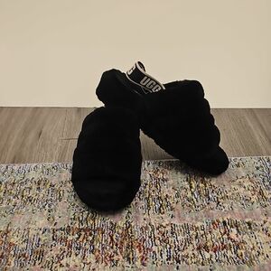 UGG Fluff Yeah Slides Black (Women's) size 8